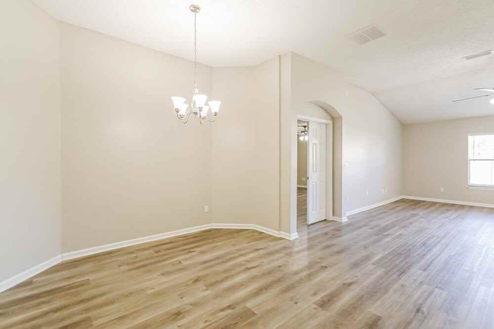 8211 Stelling Dr - Photo 7 of 16