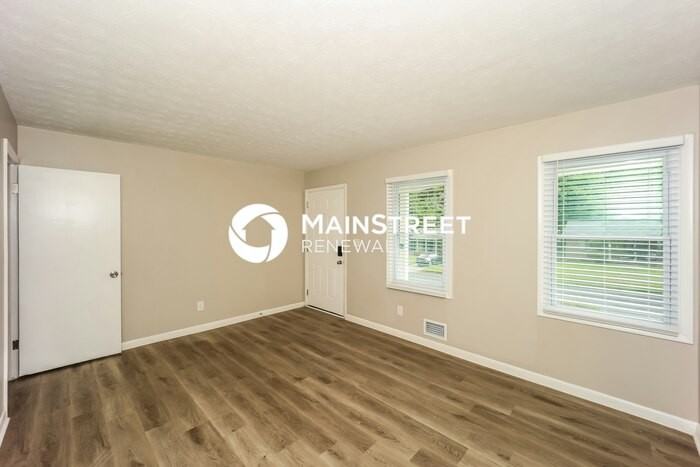 5348 The Savoy St - Photo 4 of 17