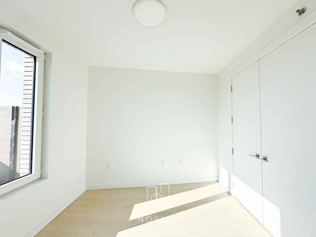 1499 Bedford Avenue - Photo 6 of 27