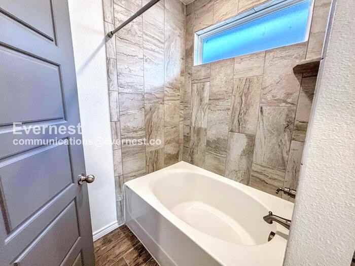 2203 Hornbeam St - Photo 6 of 22