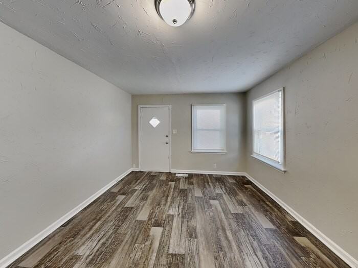 2219 Whalen Ave - Photo 6 of 20