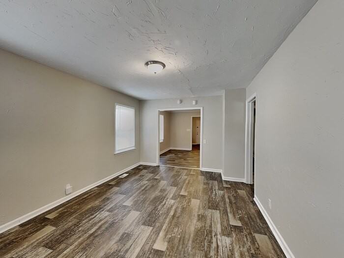 2219 Whalen Ave - Photo 7 of 20