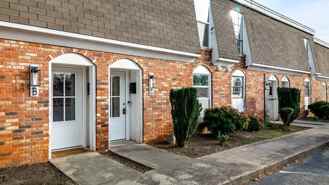 100 Lynn Cir #D - Photo 1 of 1