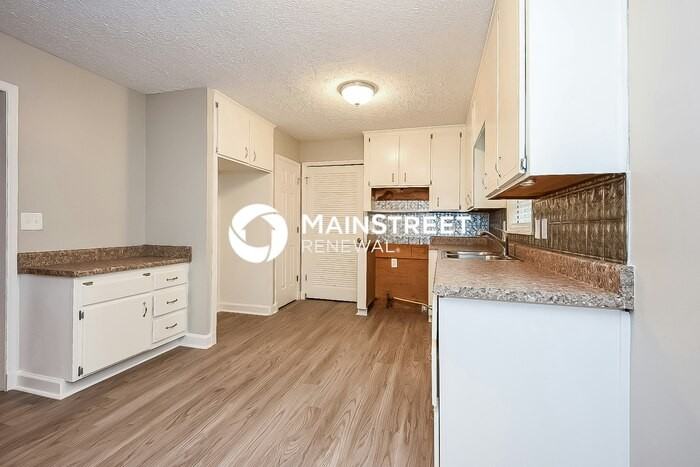 220 Carmichael Rd - Photo 7 of 17