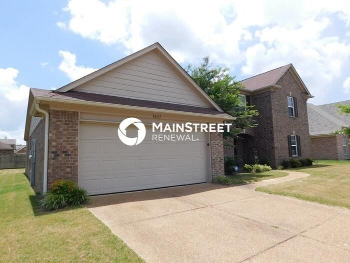 7637 Stonington Dr - Photo 3 of 15