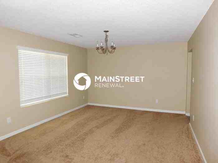 7637 Stonington Dr - Photo 7 of 15