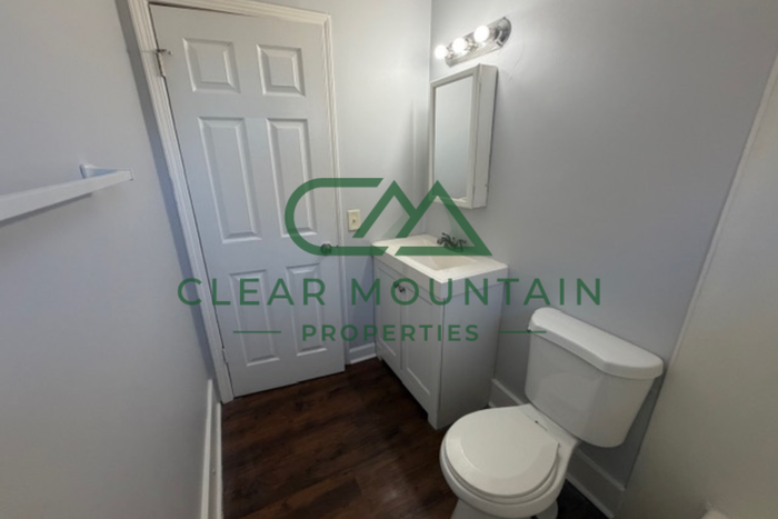 17 Lane Ave #15 - Photo 3 of 13