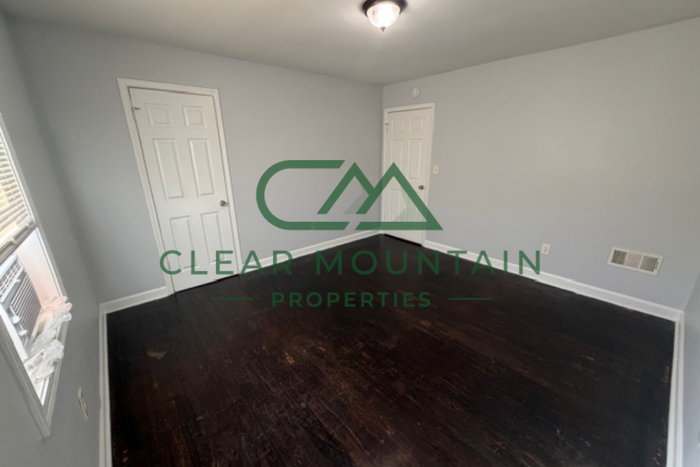 17 Lane Ave #15 - Photo 5 of 13