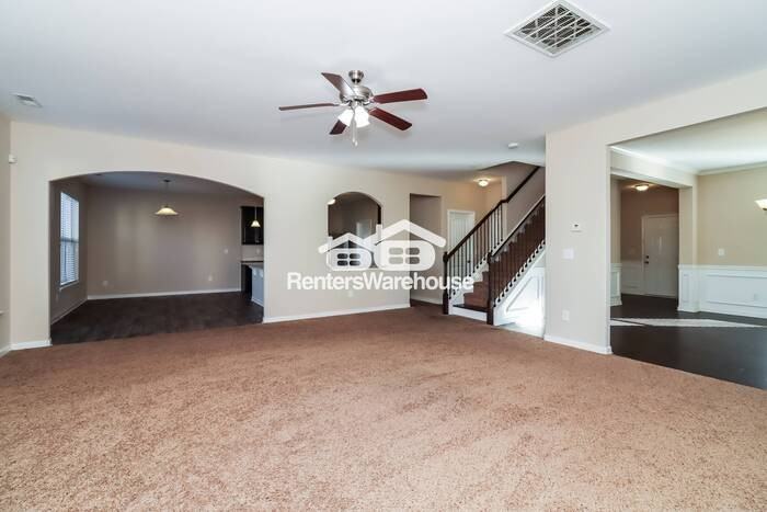 2523 Quincy Loop - Photo 4 of 17