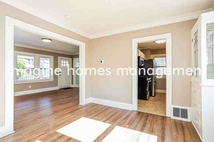 2093 Elbur Ave - Photo 7 of 18