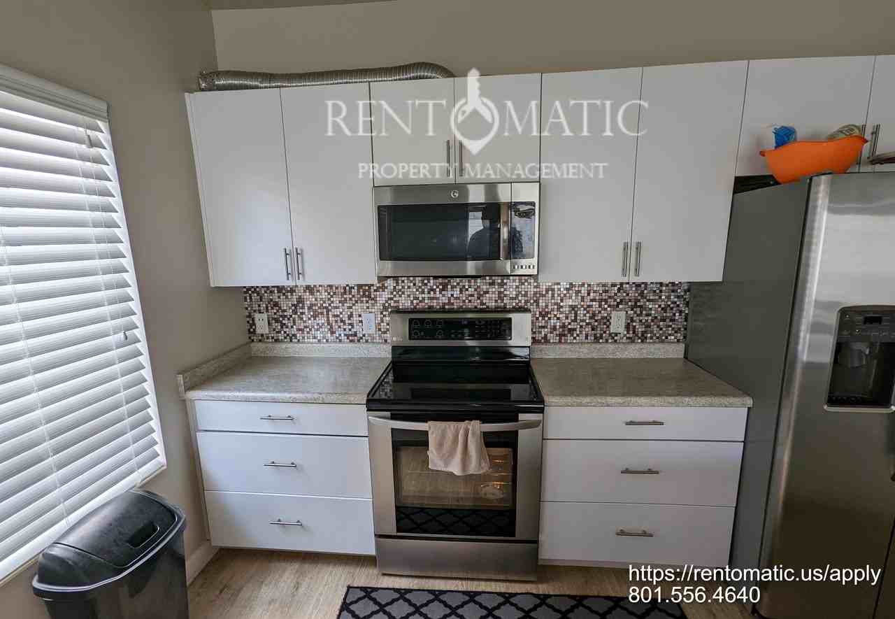 15127 S Peace Dr #1 - Photo 4 of 44