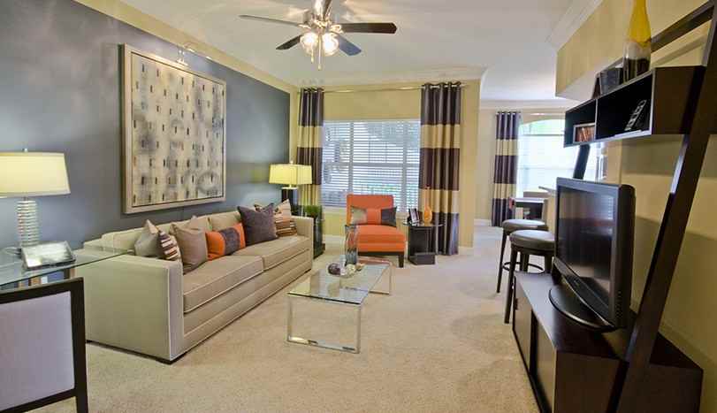 1265 Mount Vernon Highway - Photo 3 of 7