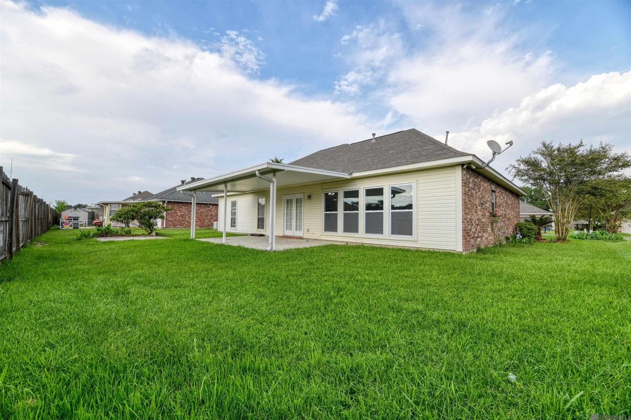 289 Melissa Ave - Photo 2 of 21