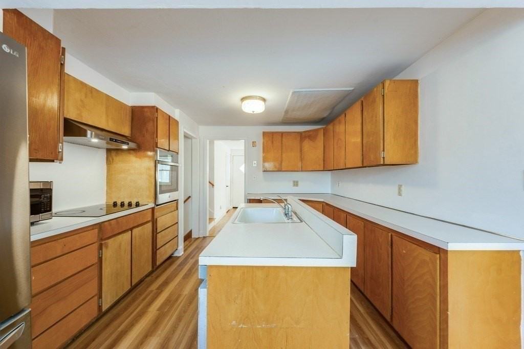 250 Hudson Rd - Photo 6 of 19