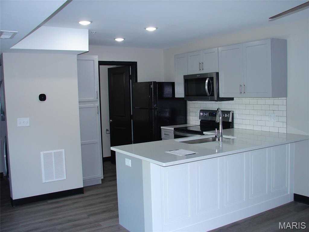 333 S Kansas St #106 - Photo 3 of 7