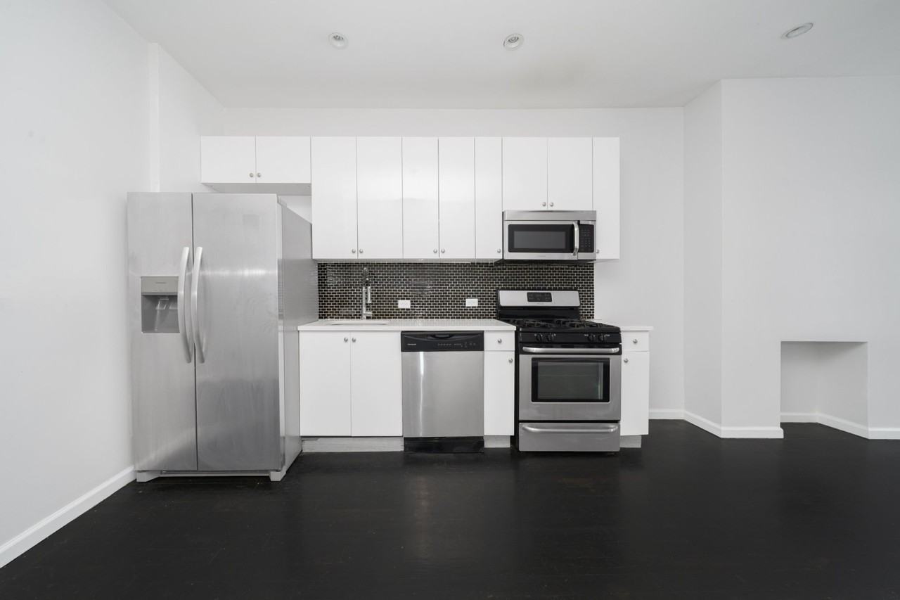 108 Calyer St #1B - Photo 6 of 10