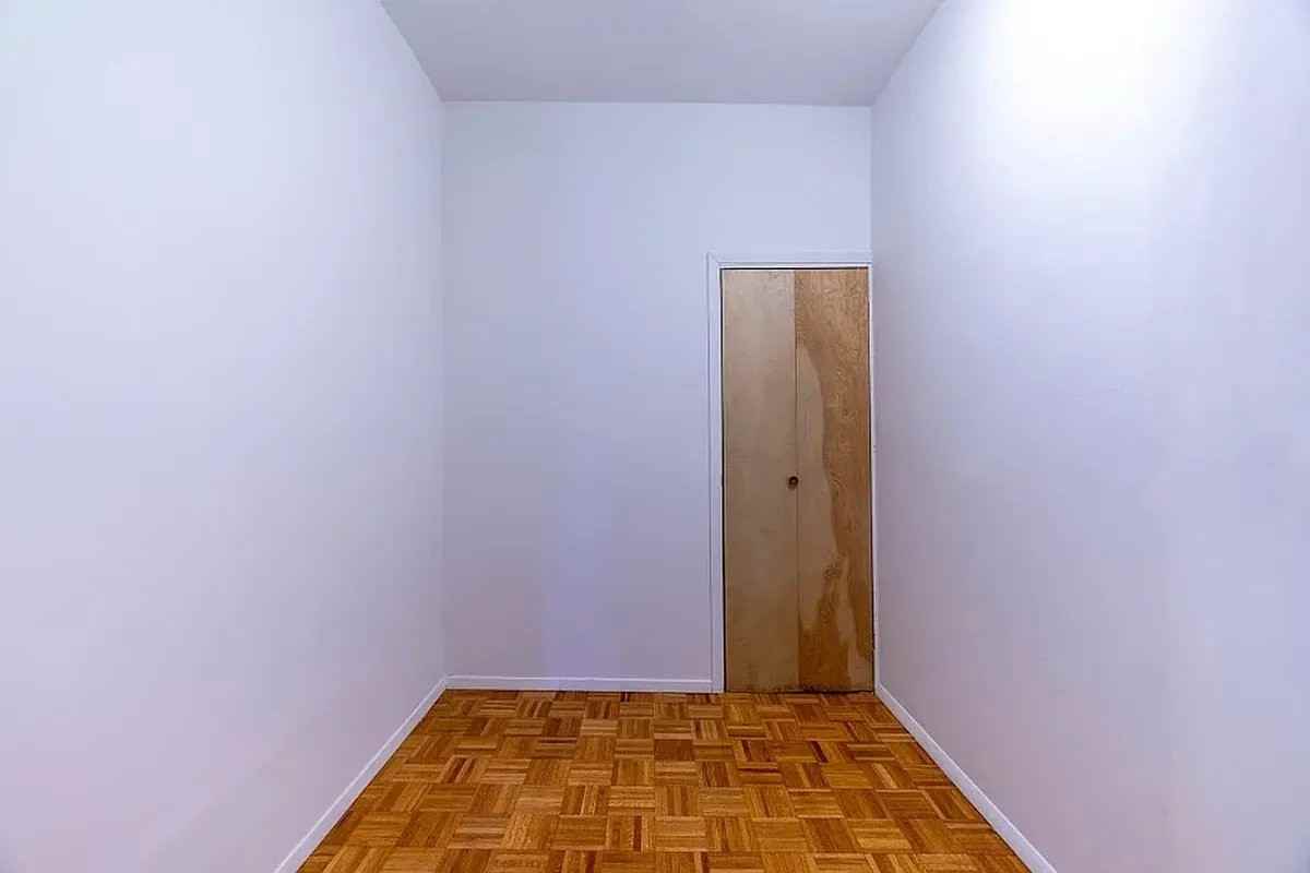 230 E 83rd St #1RW - Photo 5 of 6