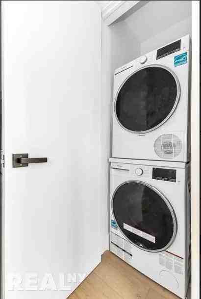 11th St #3 - Photo 7 of 11