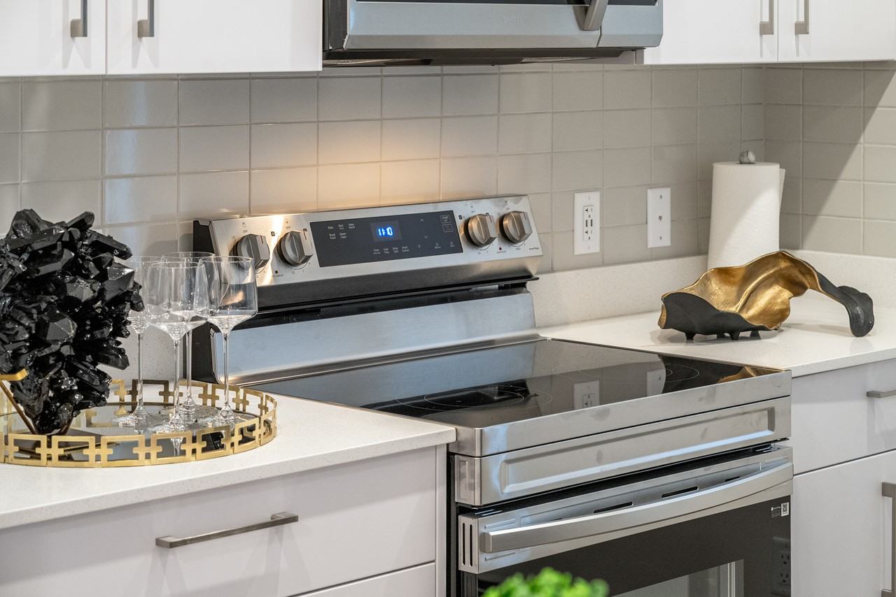 Elbow 5 Eight - Photo 6 of 38