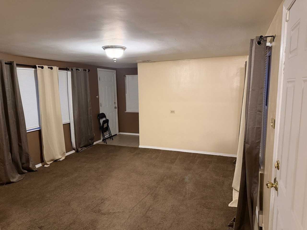 1367 Burnham Ave - Photo 6 of 19