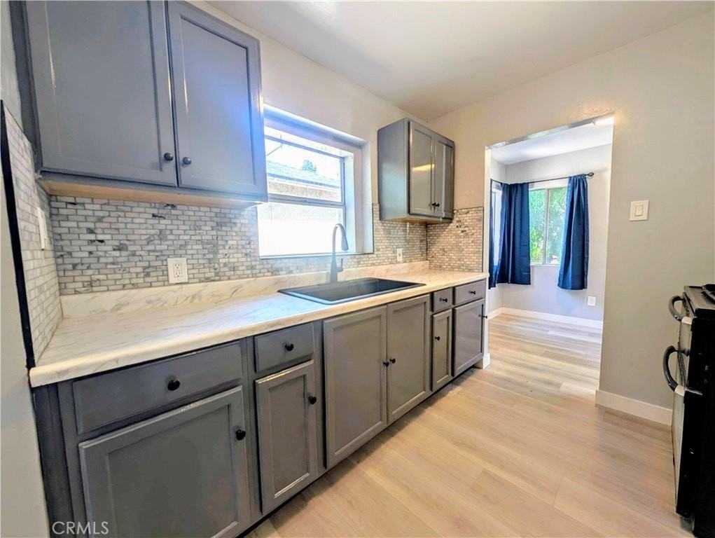 2125 N Sierra Way - Photo 6 of 19