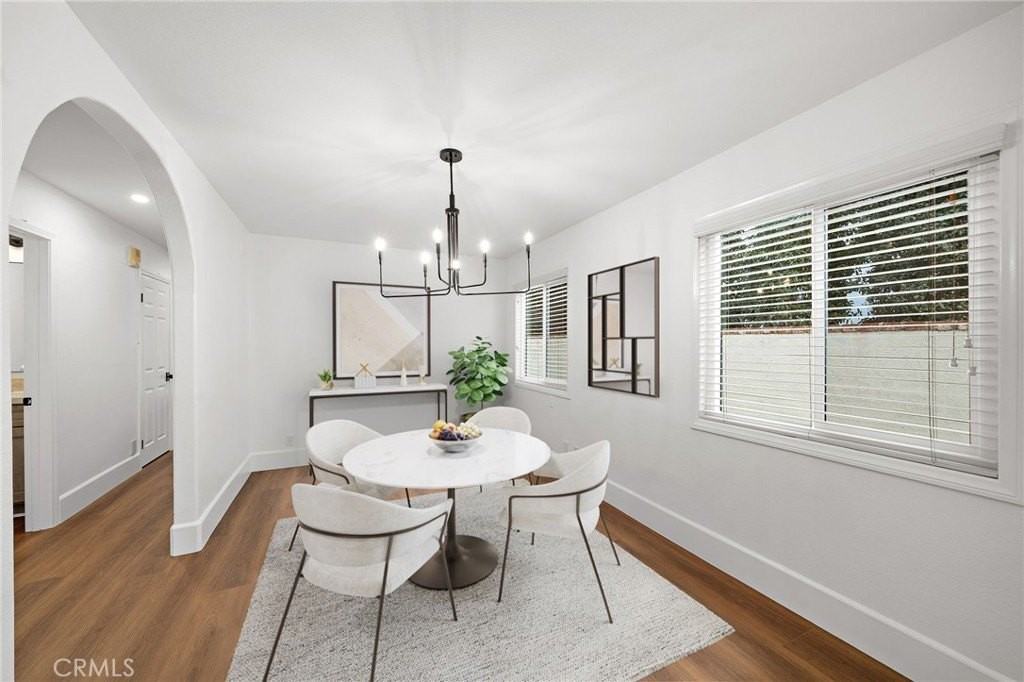 377 Roycroft Ave - Photo 7 of 35