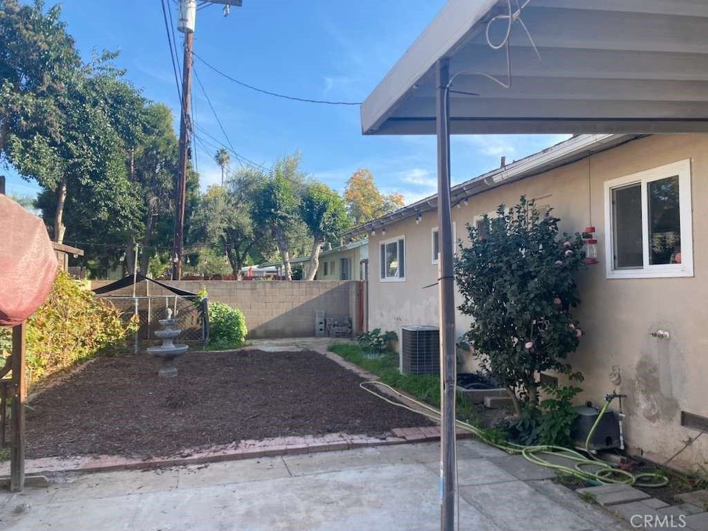 4389 Beverly Ct - Photo 6 of 18