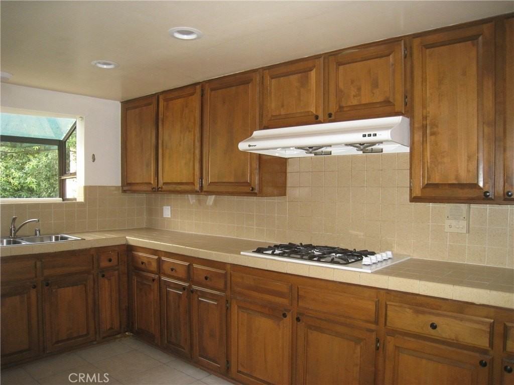 747 Fairview Ave #C - Photo 6 of 12