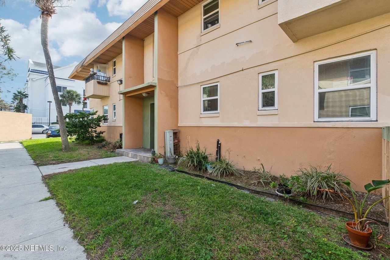 226 16th Ave N Apt 138 #138 - Photo 4 of 17