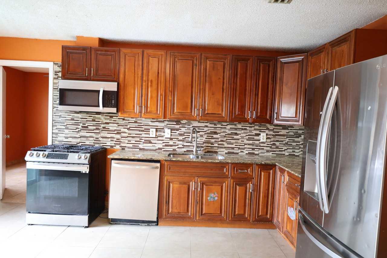 7328 Palmdale Dr - Photo 3 of 31