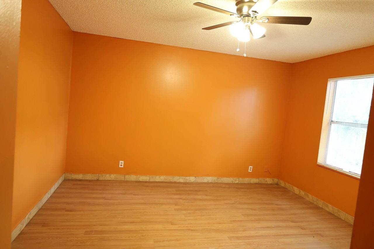 7328 Palmdale Dr - Photo 5 of 31