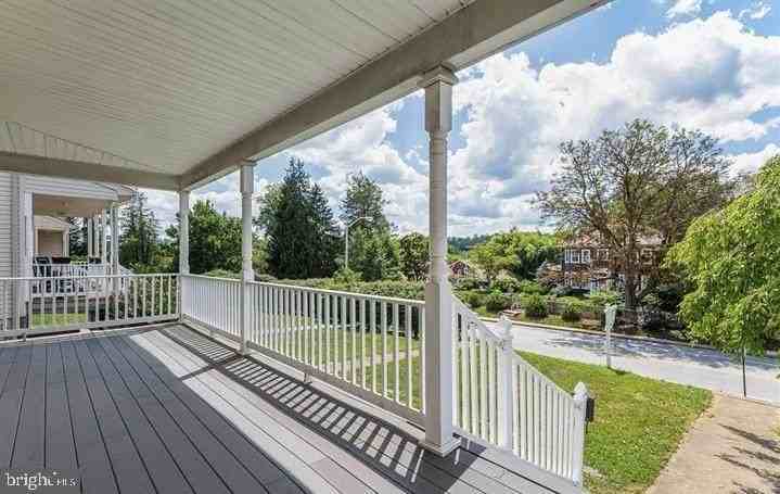 6011 Falls Rd - Photo 2 of 15