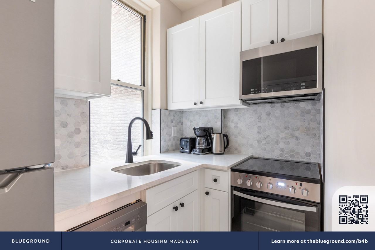 77 Barrow St #2109 - Photo 6 of 18