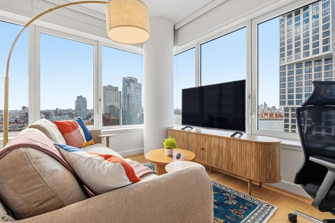 16 Dupont St #1335340P - Photo 2 of 27