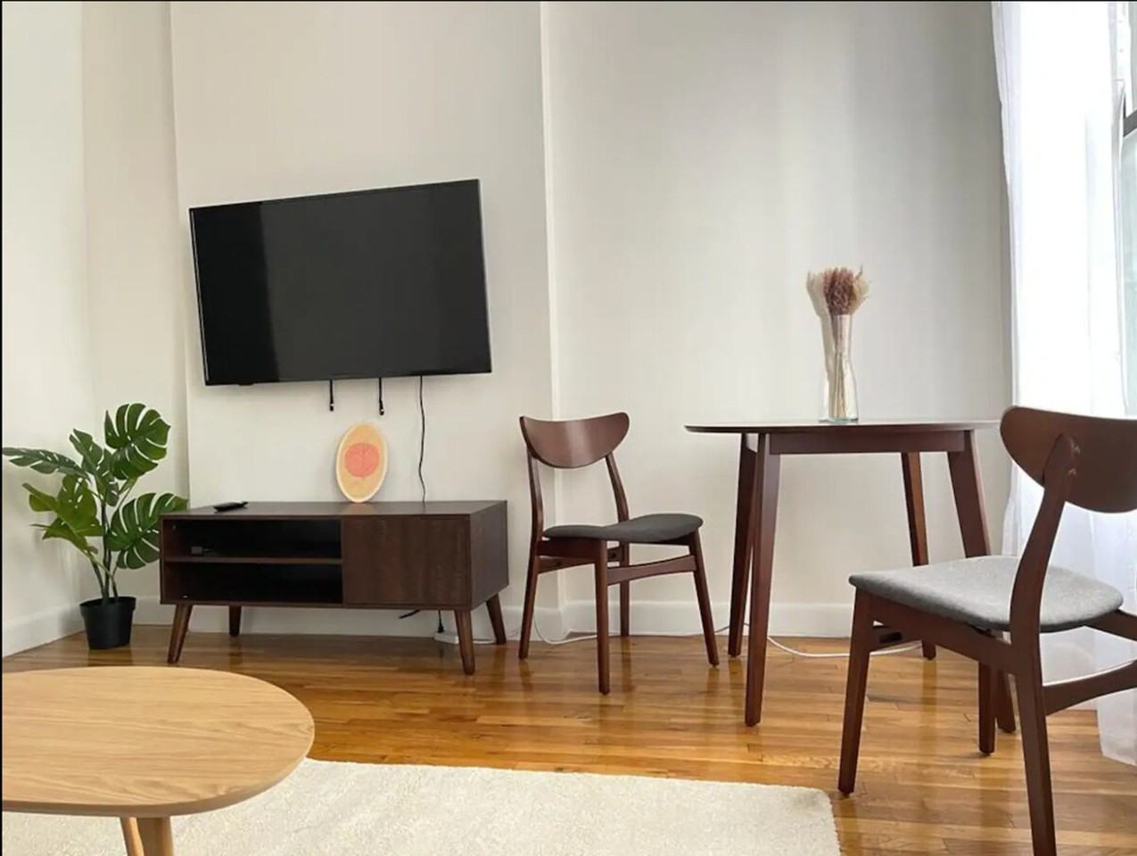 410 E 60th St #1328954P - Photo 2 of 13