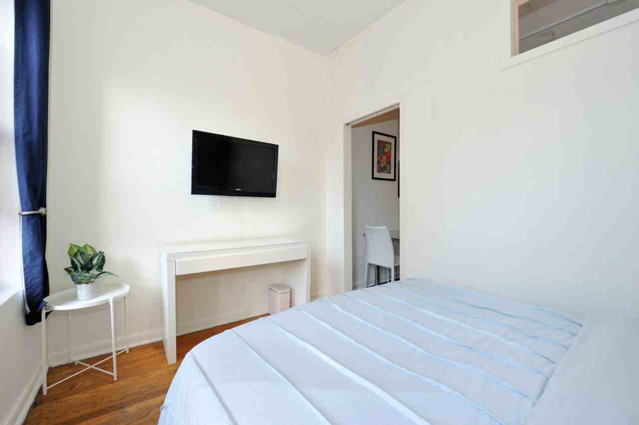 201 E 89th St #1323915P - Photo 6 of 17