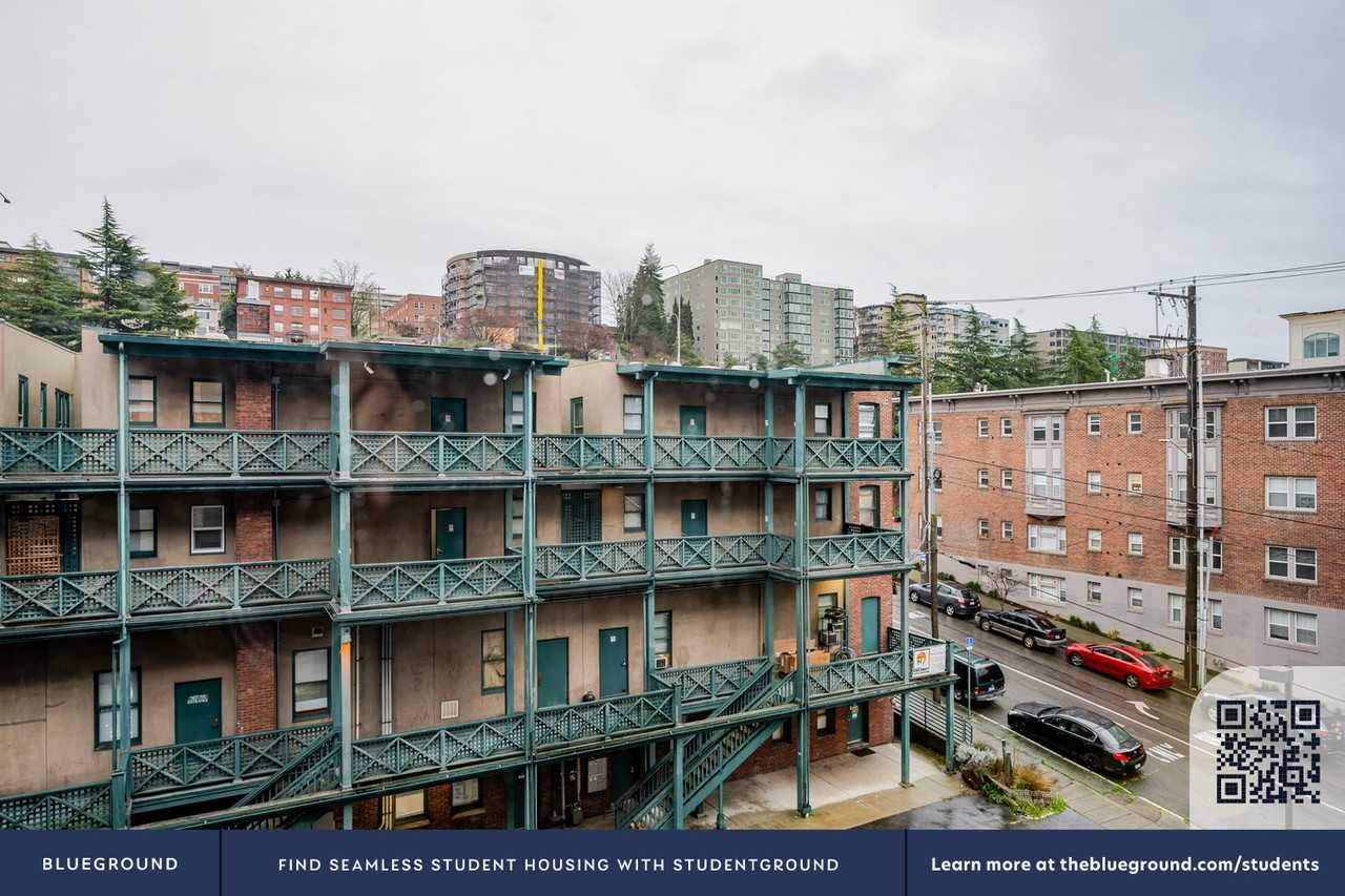 624 Yale Avenue North - Photo 7 of 43