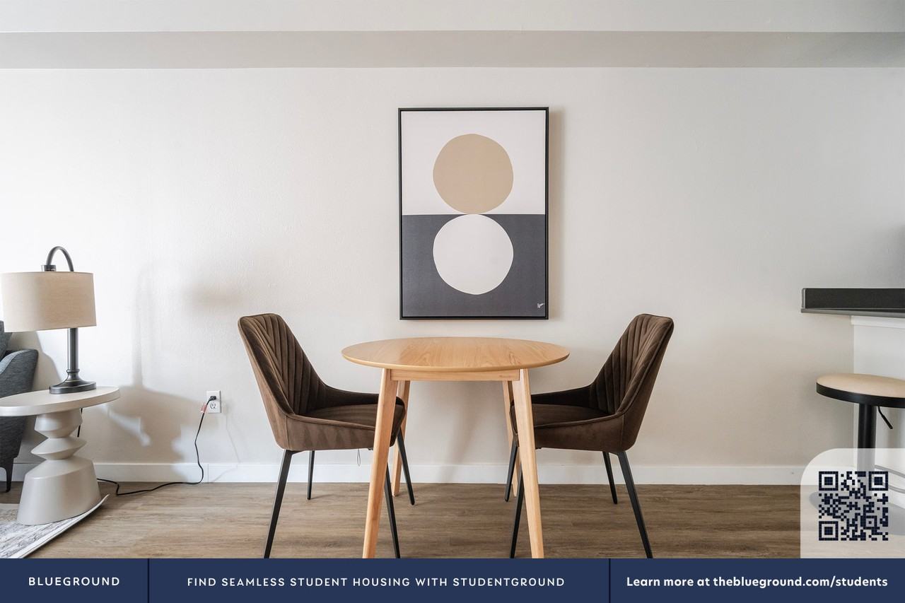 526 Yale Ave N #992 - Photo 7 of 31