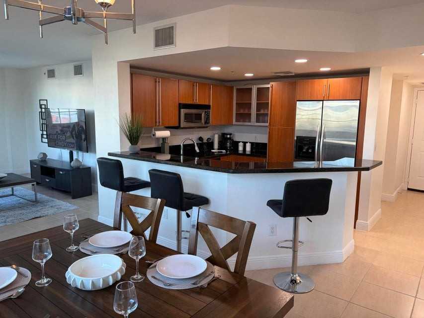 610 Clematis Street - Photo 5 of 8