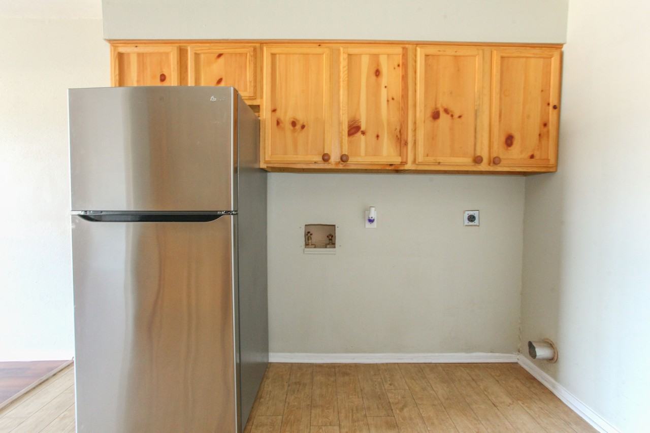 1406 Goliad Street #A - Photo 2 of 11