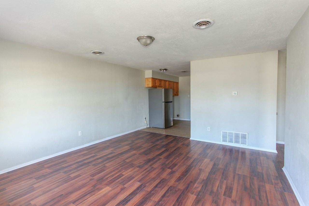 1406 Goliad Street #A - Photo 5 of 11