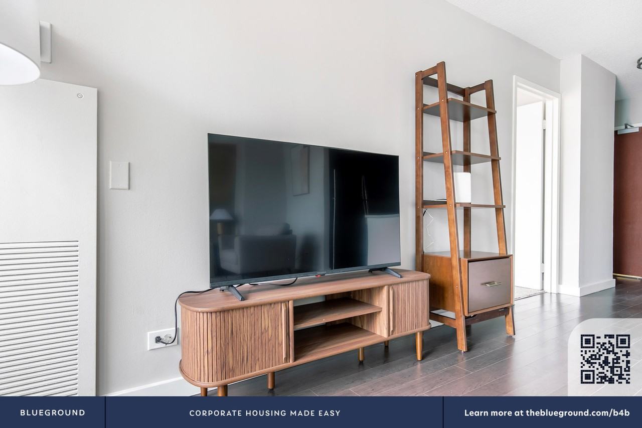 77 West Huron Street - Photo 5 of 41