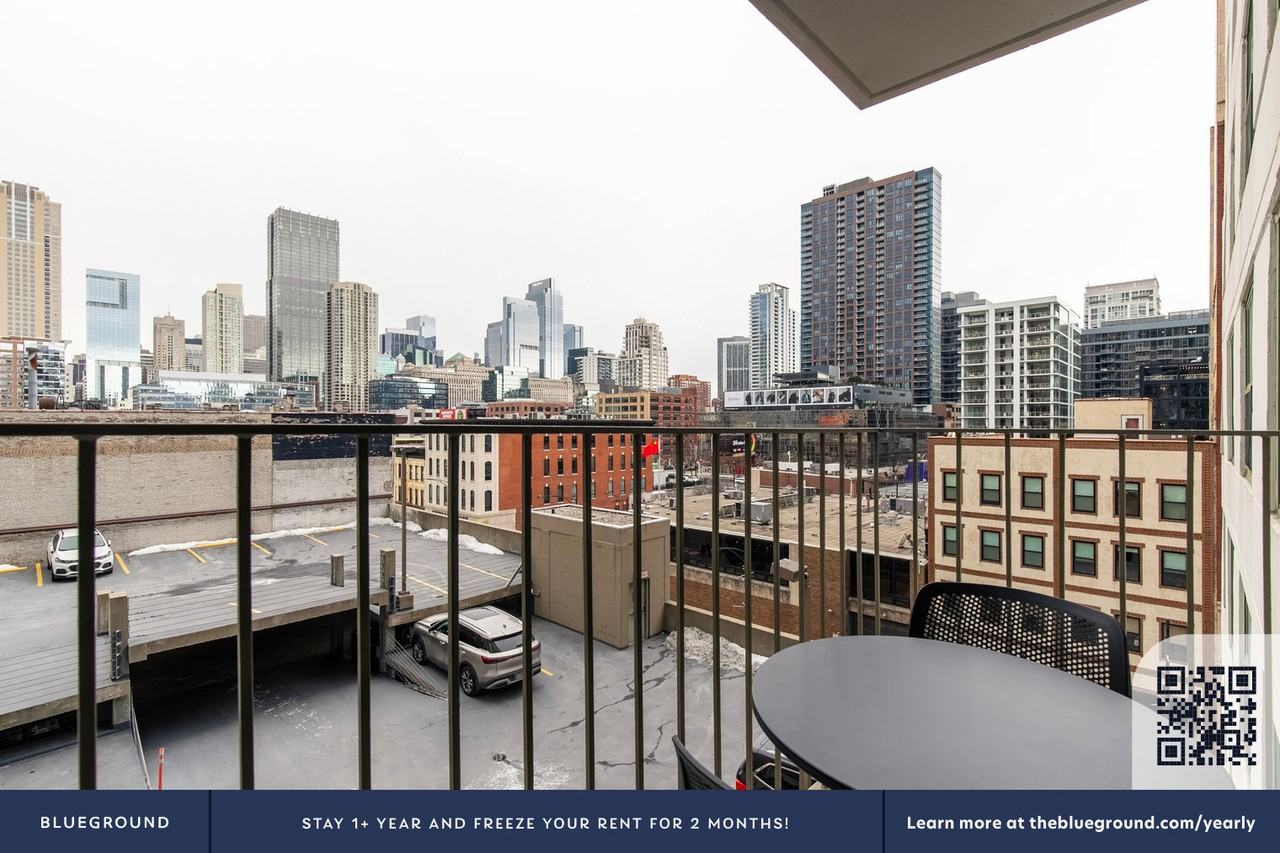 77 West Huron Street - Photo 7 of 41