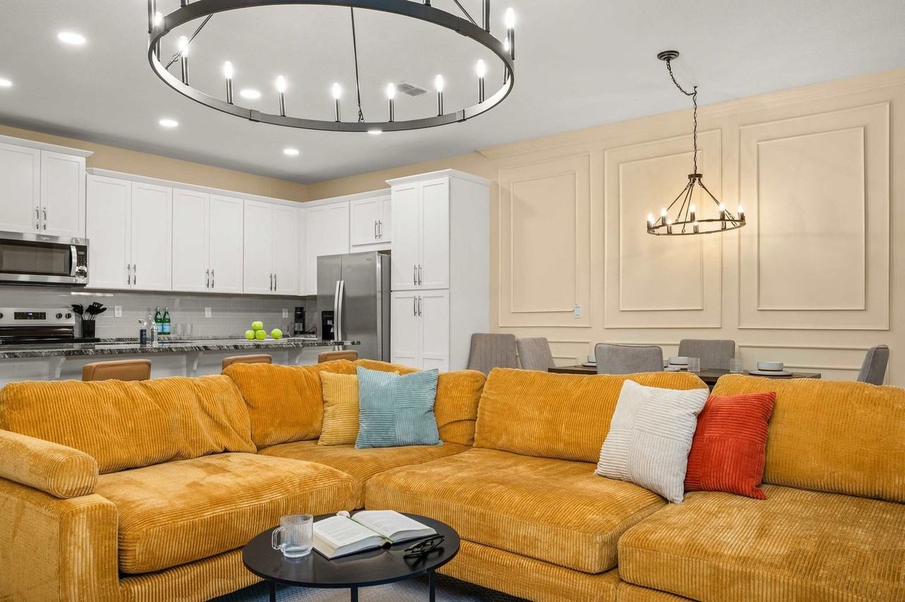 1660 Tropical Palms Cir #1018138P - Photo 4 of 50