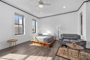 featured image of 18 W Elder St