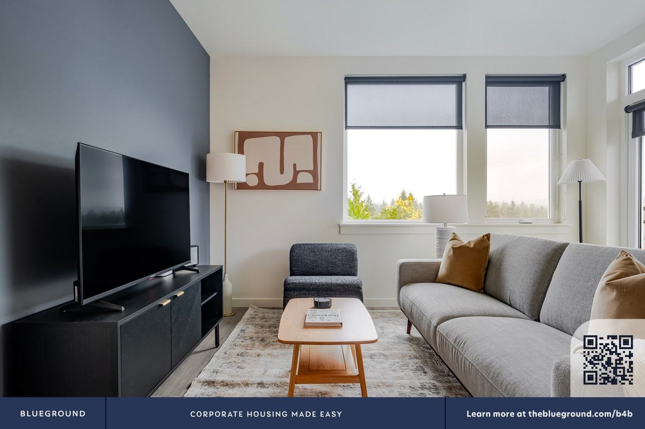 10050 Northeast 10th Street - Photo 5 of 41