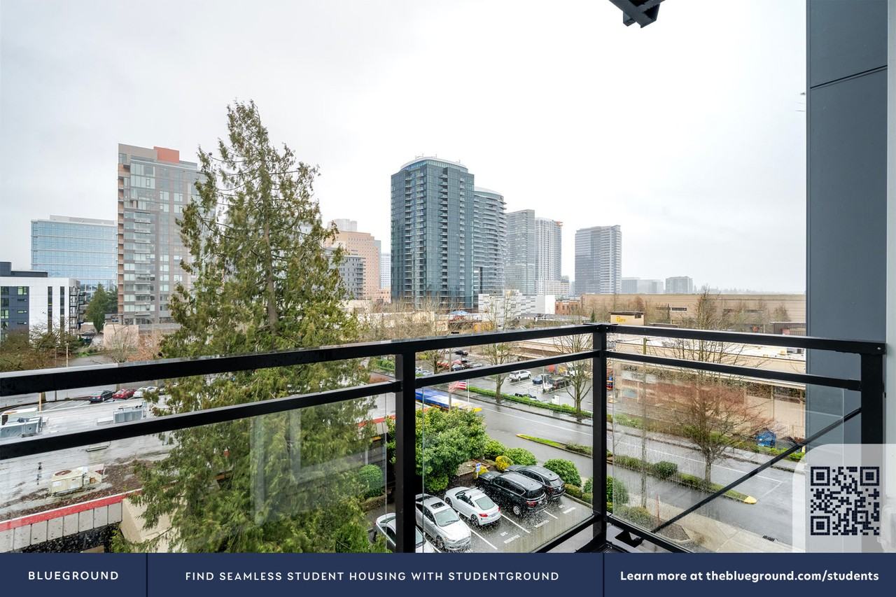 10050 Northeast 10th Street - Photo 6 of 41