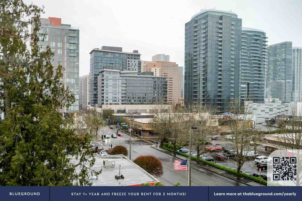 10050 Northeast 10th Street - Photo 7 of 41