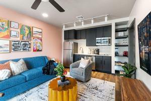 featured image of 611 Commerce St