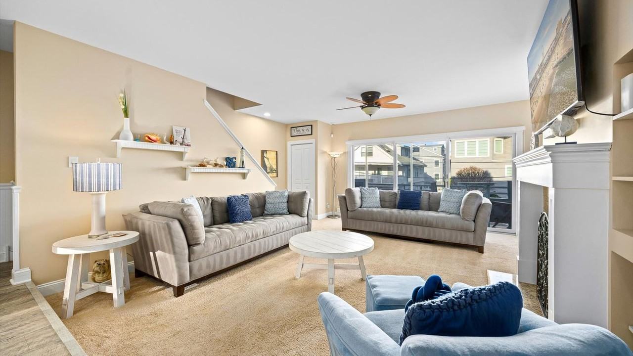 224 Boardwalk #1309012P - Photo 5 of 42